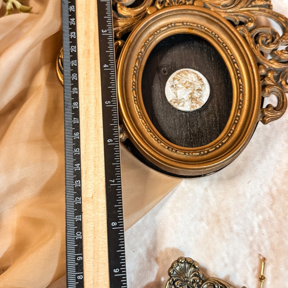 Restored Cameo Creations Frame with Handmade Cameo Art - Picture 5 of 6